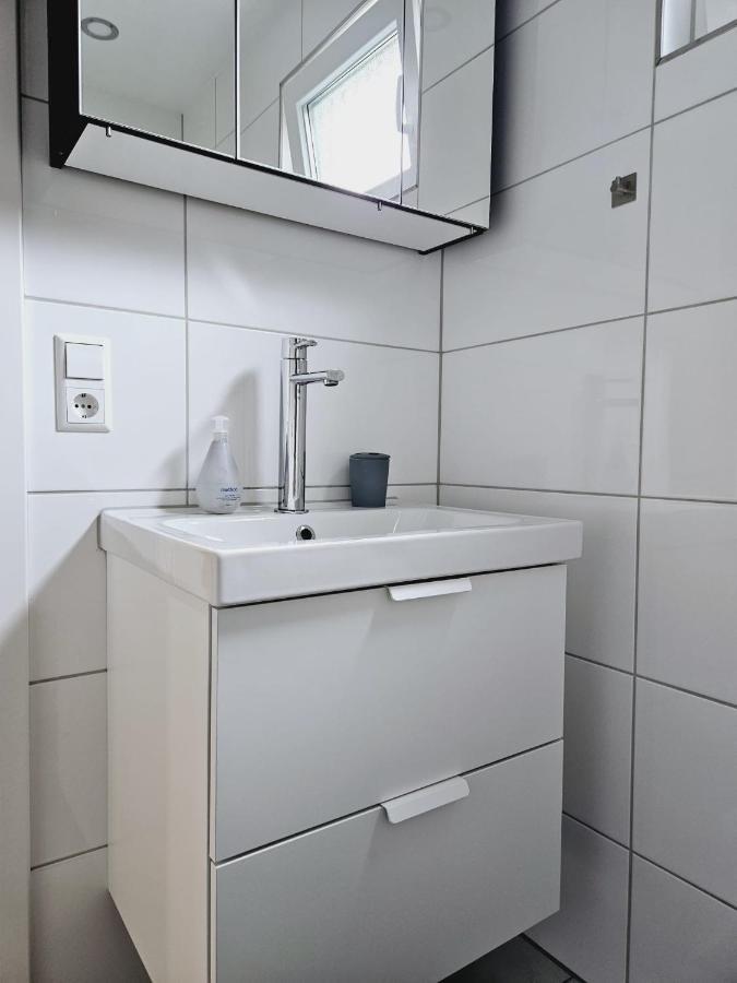 Weinstadt Monteurwohnnung Ferienwohnung Екстериор снимка