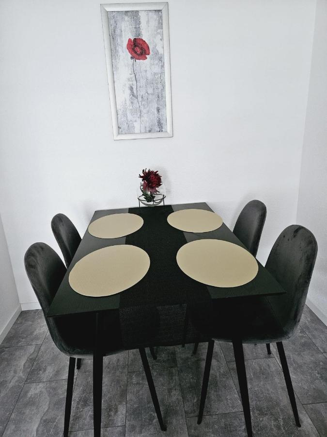 Weinstadt Monteurwohnnung Ferienwohnung Екстериор снимка